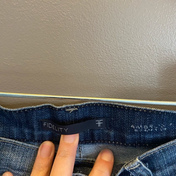 Fidelity distressed Jean shorts, size 28 - Picture 3 of 11